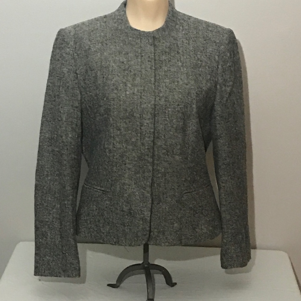 Gray tweed blazer